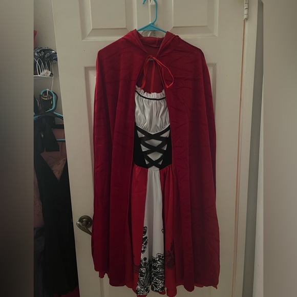 Red Riding Hood Costume - Picture 1 of 3